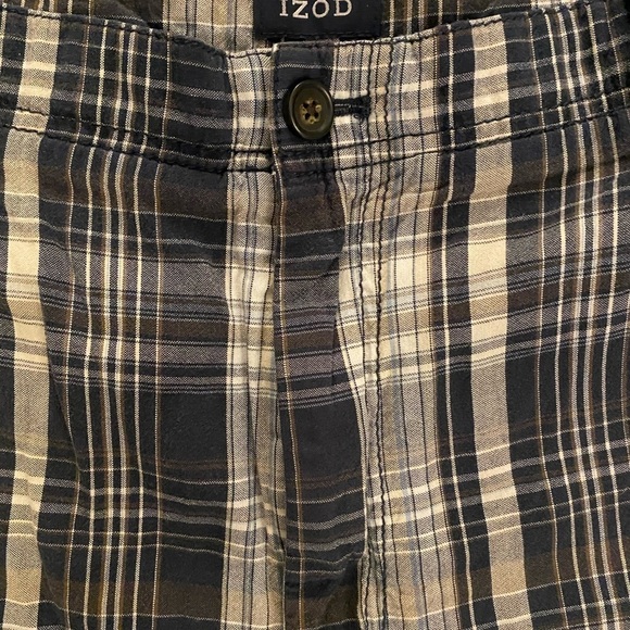IZOD Men’s Plaid Shorts - Picture 6 of 14